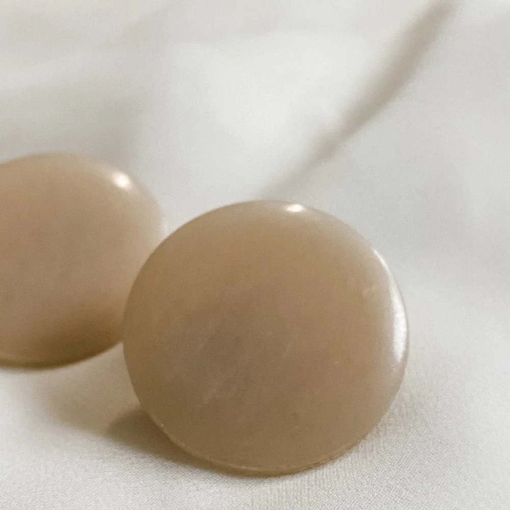 VTG Soft Beige Neutral Circle Clip Earrings - Picture 3 of 6